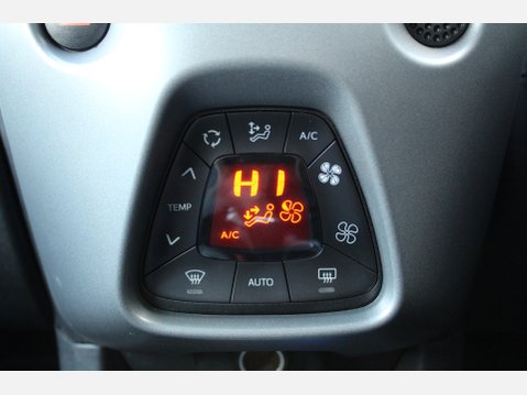 Toyota Aygo VVT-I X-TREND 21