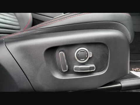 Land Rover Discovery Sport R-DYNAMIC HSE 23