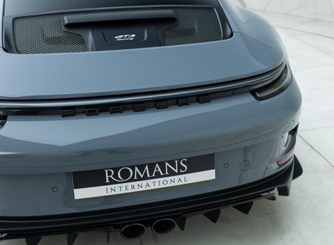 Porsche 911 GT3 Touring (992) 29