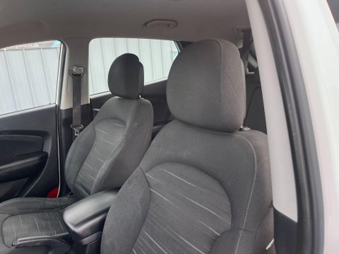 Hyundai ix35 1.6 GDi S Euro 5 5dr 4