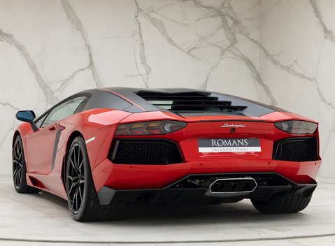 Lamborghini Aventador LP 700-4 Pirelli Edition 3