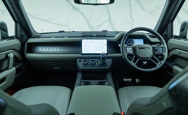 Land Rover Defender 110 OCTA EDITION ONE 20