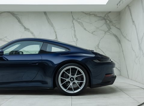 Porsche 911 GT3 TOURING (992) 37