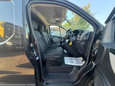 Renault Trafic 1.6 dCi 27 Sport Nav SWB Standard Roof Euro 6 5dr 16