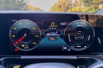 Mercedes-Benz EQA 350 4MATIC AMG LINE PREMIUM 12