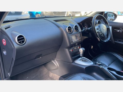 Nissan Qashqai 2.0 dCi Tekna Auto 4WD Euro 5 5dr (AVM) 46