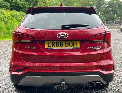 Hyundai SANTA FE 2.2 Santa Fe Premium Blue Drive CRDi Auto 4WD 5dr 7