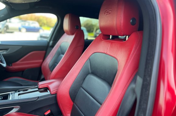 Jaguar F-Pace 3.0 V6 D300S AWD AUTO 37