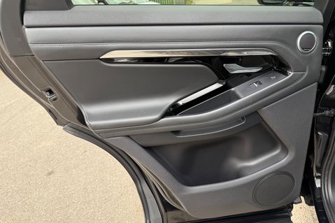 Land Rover Range Rover Evoque R-DYNAMIC HSE MHEV - 360 DEGREE CAMERAS -20 INCH ALLOYS - APPLE CARPLAY 28