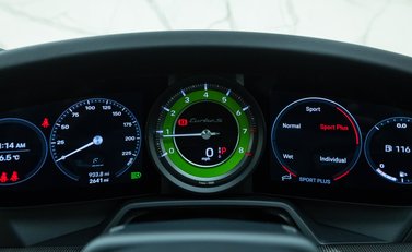 Porsche 911 Turbo S (992) 21