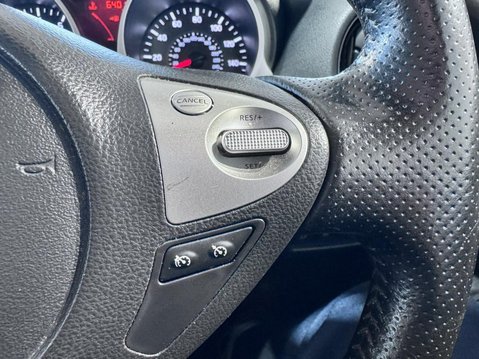 Nissan Juke 1.2 DIG-T N-Connecta Euro 6 (s/s) 5dr 21