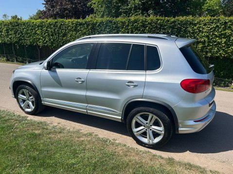 Volkswagen Tiguan 2.0 TDI BlueMotion Tech R-Line 4WD Euro 5 (s/s) 5dr (Nav) 37