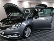 Vauxhall Zafira SRI 16