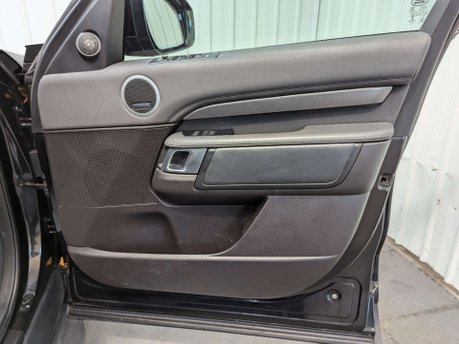 Land Rover Discovery 3.0 Discovery HSE TD6 Auto 4WD 5dr 52