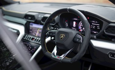 Lamborghini Urus 11