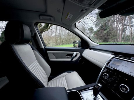 Land Rover Discovery Sport R-DYNAMIC HSE PHEV 32