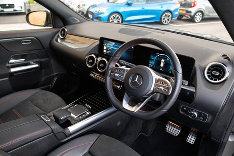 Mercedes-Benz GLA Class GLA 200 AMG LINE EXECUTIVE 4