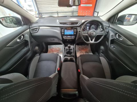 Nissan Qashqai 1.6 DIG-T N-Connecta Euro 6 (s/s) 5dr 3