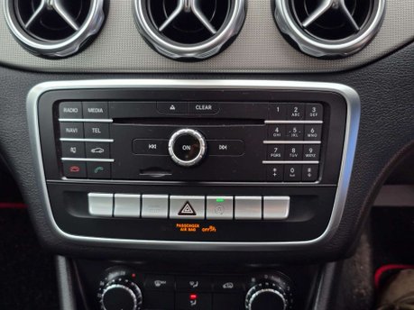 Mercedes-Benz GLA 1.6 GLA180 GPF Urban Edition SUV 5dr Petrol 7G-DCT Euro 6 (s/s) (122 ps) 36