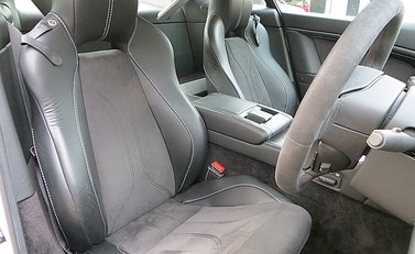 Aston Martin V12 Vantage 10