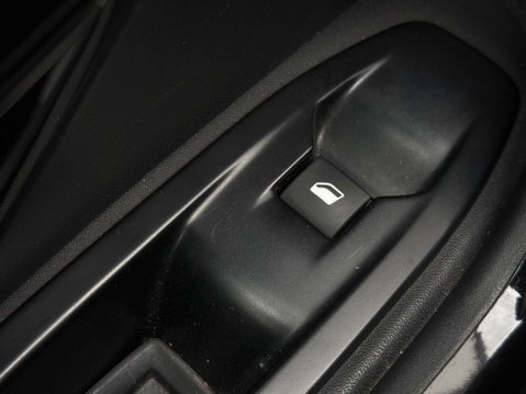 Peugeot 208 1.6 THP GTi Hatchback 3dr Petrol Manual Euro 6 (s/s) (208 ps) 73