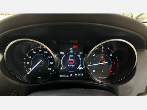 Jaguar F-Pace 2.0 D180 Portfolio Auto AWD Euro 6 (s/s) 5dr 9