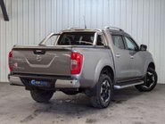 Nissan Navara 2.3 Navara Tekna dCi 4WD 5dr 9