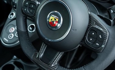 Abarth 695 Competizione 11