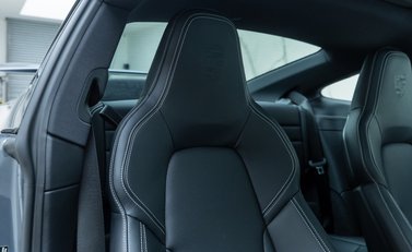 Porsche 911 Carrera (992.2) 16