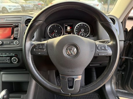 Volkswagen Tiguan 2.0 TDI BlueMotion Tech Match DSG 4WD Euro 5 (s/s) 5dr 17