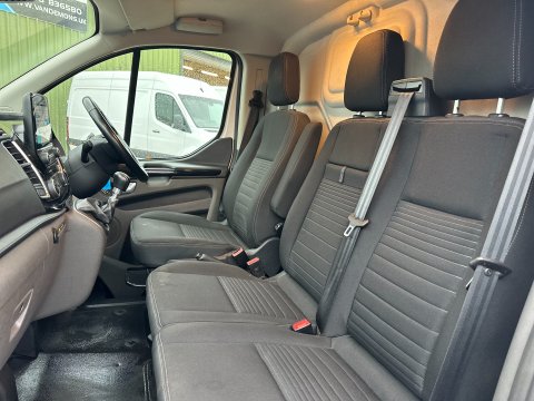 Ford Transit Custom 300 LIMITED P/V ECOBLUE 16