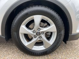 Toyota C-HR 1.8 C-HR Icon HEV CVT 5dr 14