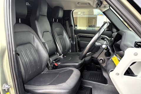 Land Rover Defender 110 D250 Hard Top SE MHEV - No VAT 4