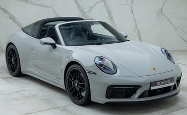 Porsche 911 Targa 4 GTS (992) 14
