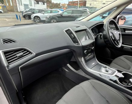 Ford S-Max 2.5 S-Max Titanium HEV CVT 5dr 17