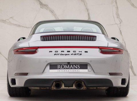Porsche 911 Targa 4 GTS (991.2) 19