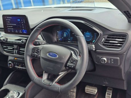 Ford Kuga 1.5 EcoBlue ST-Line SUV 5dr Diesel Auto Euro 6 (s/s) (120 ps) 37