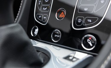 Aston Martin V12 Vantage S ROADSTER 31