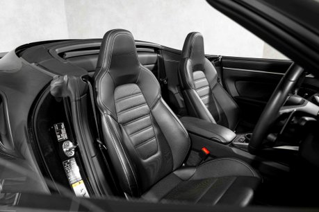 Porsche 911 TURBO S PDK. SPORTS CHRONO. HEATED & VENTILATED SEATS. PCCBS. SPORT EXHAUST 16