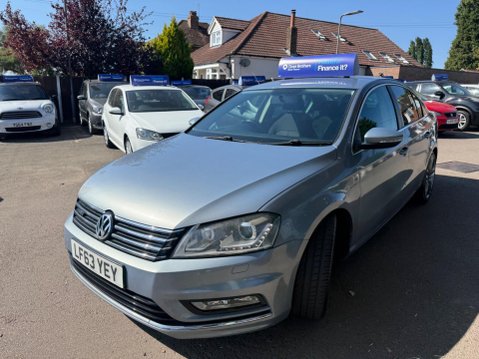 Volkswagen Passat 2.0 TDI BlueMotion Tech R-Line Euro 5 (s/s) 4dr 4