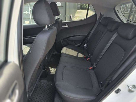 Hyundai i10 1.2 Premium Hatchback 5dr Petrol Auto Euro 6 (87 ps) 15