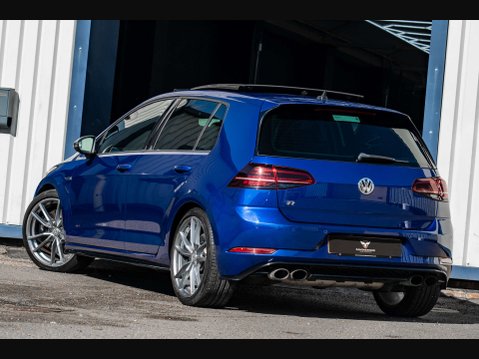 Volkswagen Golf 2.0 Golf R TSi Semi-Auto 4WD 5dr 30
