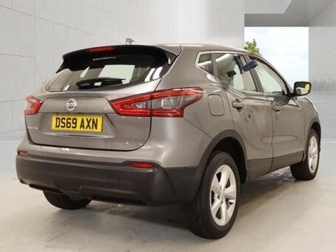 Nissan Qashqai 1.3 DIG-T Acenta Premium Euro 6 (s/s) 5dr 7