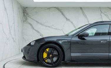 Porsche Taycan Turbo S Sport Turismo 41