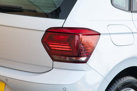 Volkswagen Polo SE TSI DSG 9