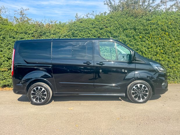 Ford Tourneo Custom Sport 320 Ecoblue Auto 32