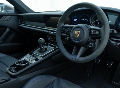 Porsche 911 Carrera T (992) 10