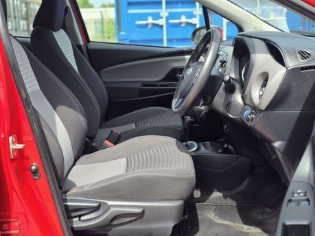 Toyota Yaris 1.5 VVT-h Icon Hatchback 5dr Petrol Hybrid E-CVT Euro 6 (s/s) (100 ps) 19