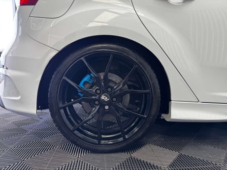 Ford Focus 2.3T EcoBoost RS Hatchback 5dr Petrol Manual AWD Euro 6 (s/s) (350 ps) 7
