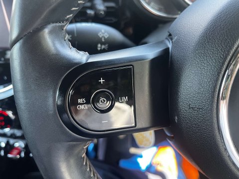 Mini Hatch 1.5 Cooper Sport 3dr 42